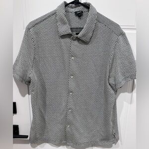 Express Men’s Diamond Pattern Short Sleeve Button Down Shirt